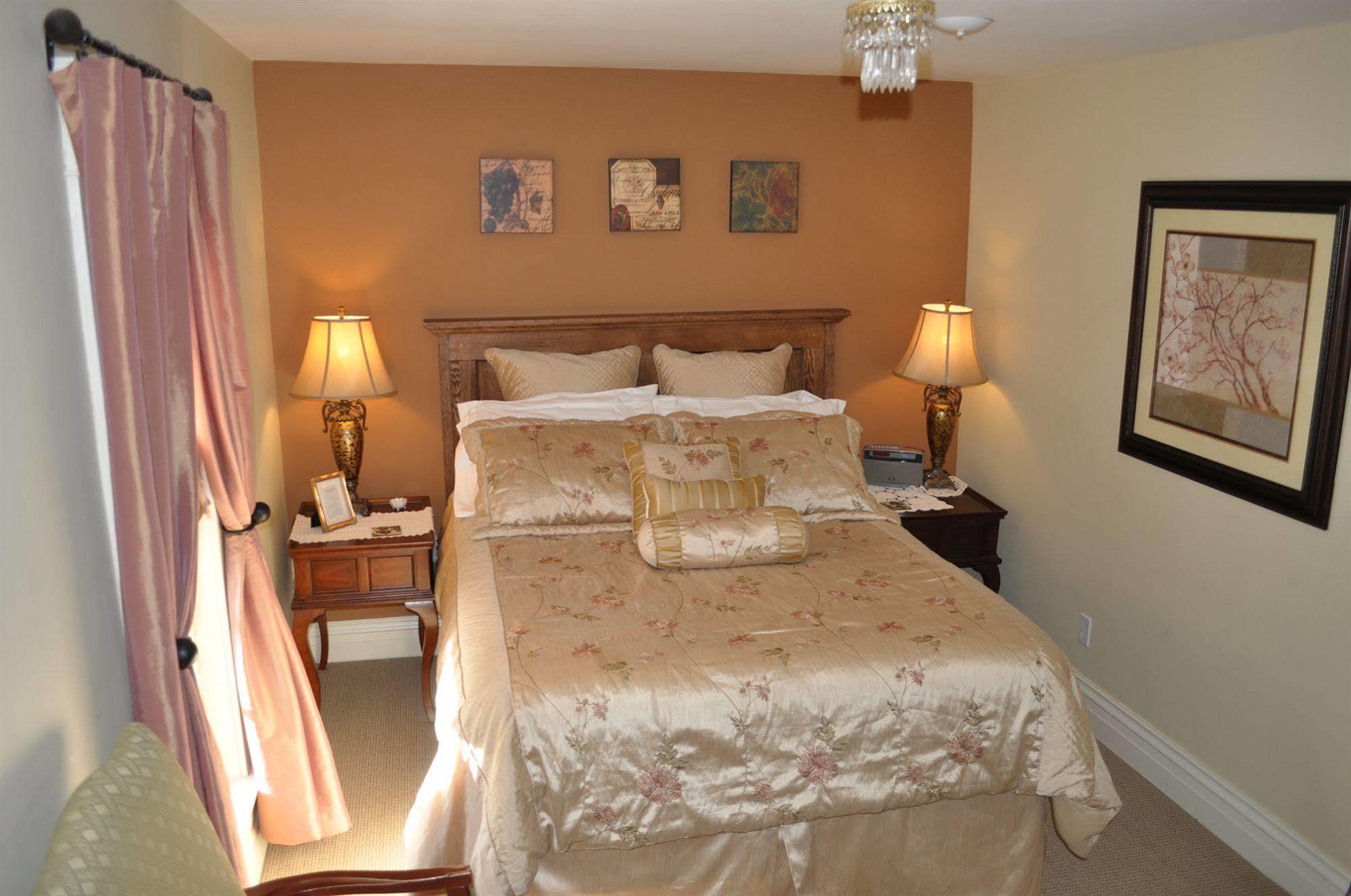 The Red Coat Bed and Breakfast Niagara-on-the-Lake Eksteriør billede